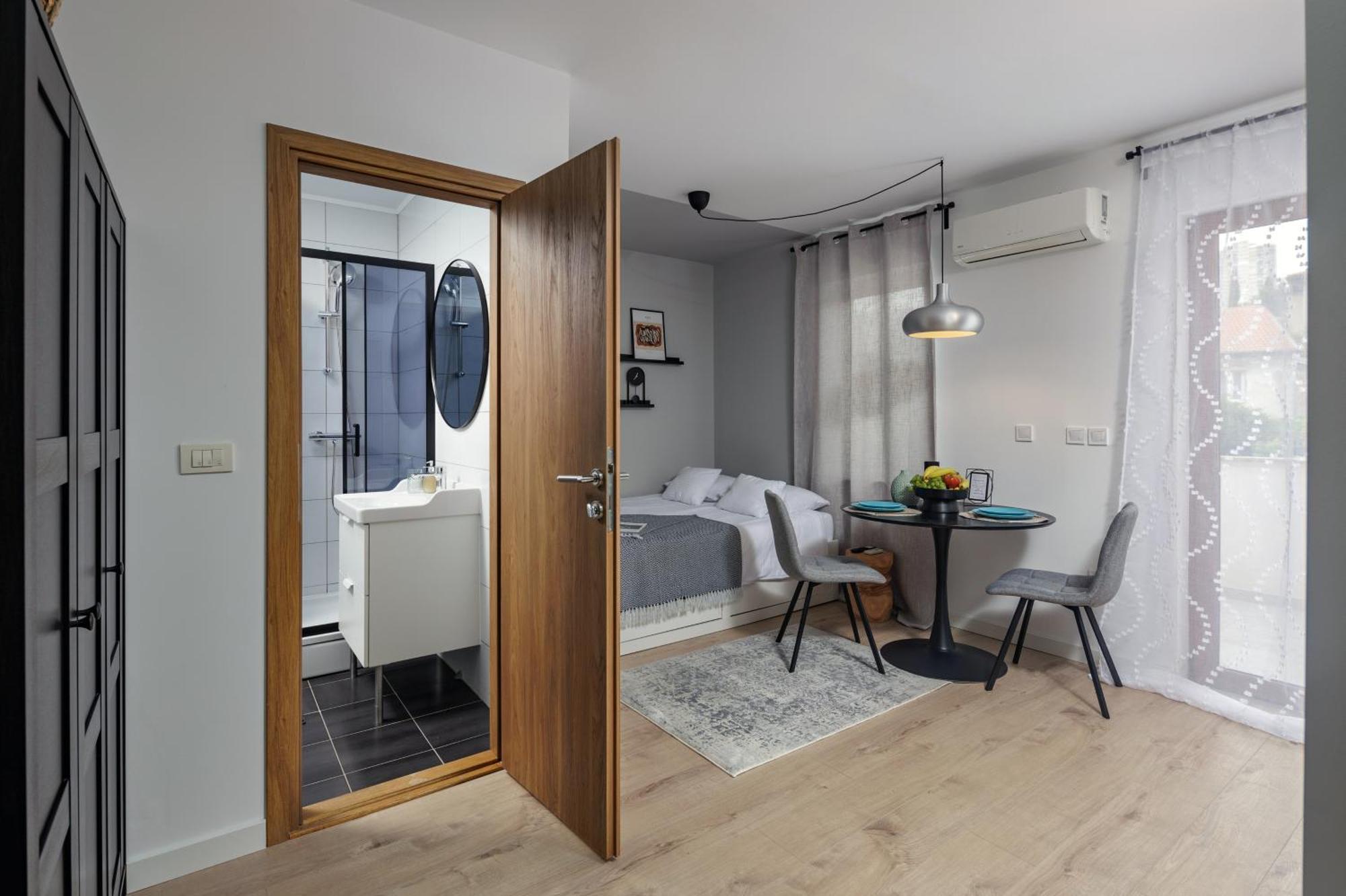 Agostini - Contactless Apartments Vukovarska Rijeka Buitenkant foto
